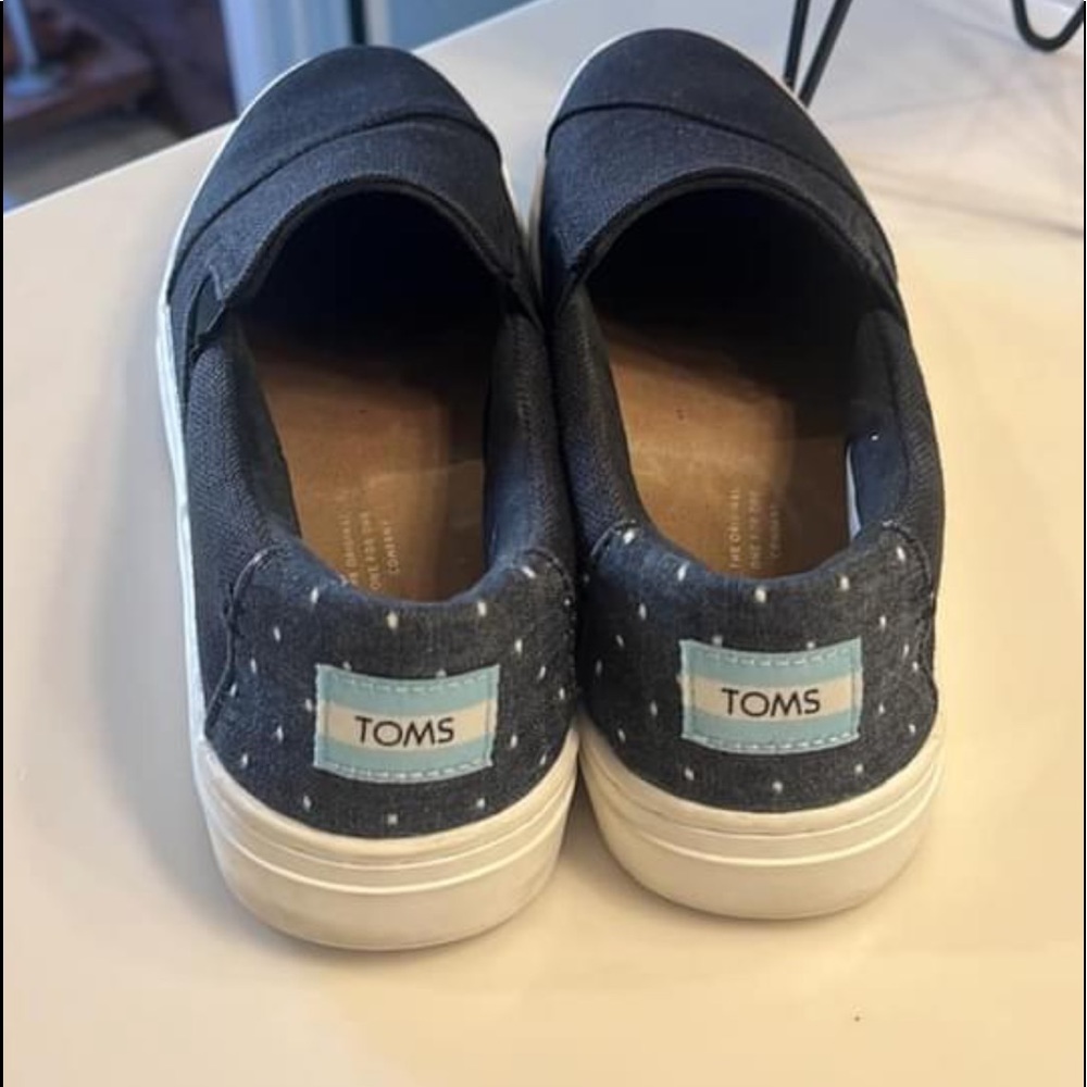 Toms slip ons
